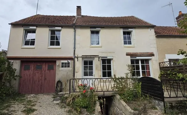 Proche Coulanges sur Yonne, jolie maison de village 80 m2 ha