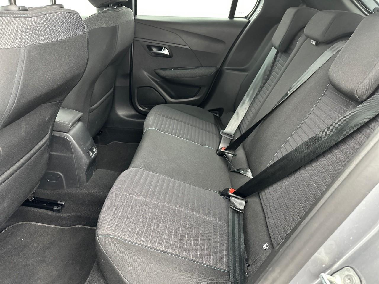 Peugeot 208 puretech 100 s&s eat8 style — photo 12