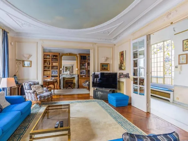 Appartement 6 pièces 192 m²