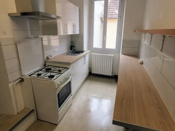 Appartement T2, non meublé, jardin, centre ville