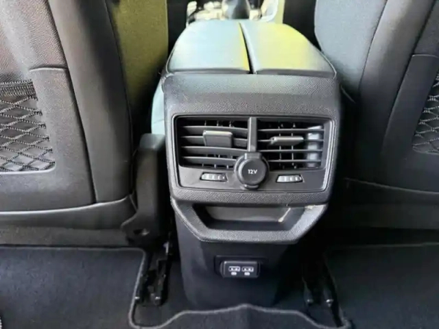 Peugeot 3008 1.5 bluehdi 130 allure pack — photo 16