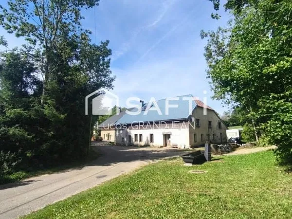 Authenticité et potentiel  Maison Familiale à vendre !