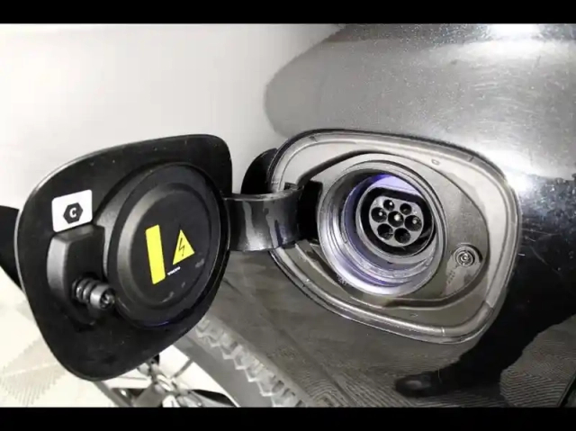 Volvo Xc60 t6 hybride rechargeable 253 + 145ch plus style chrome geartronic 8 awd — photo 12