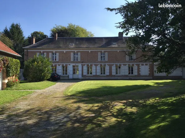 Belle maison de maître a renover avec grande dependance sur environ 1 ha