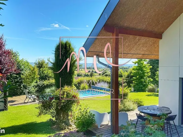 Villa 5 pièces 145 m²