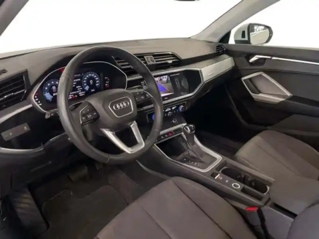 Audi Q3 35 tfsi 150 ch s tronic 7 design — photo 9