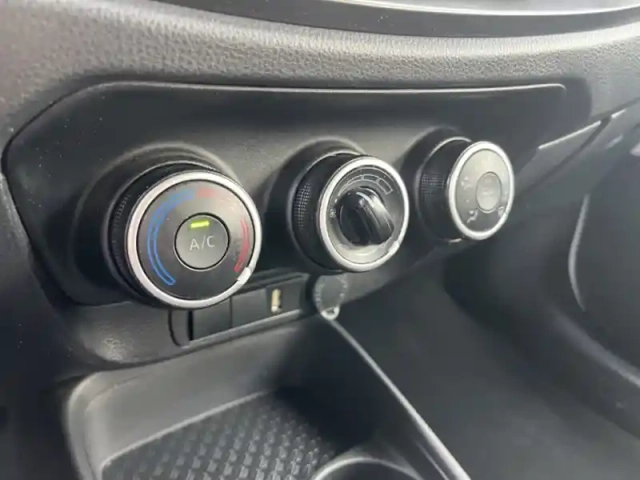 Toyota Aygo 1.0 vvt-i 72 dynamic — photo 17