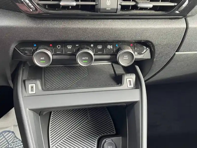 Citroën C4 puretech 130 s&amp;s eat8 — photo 33