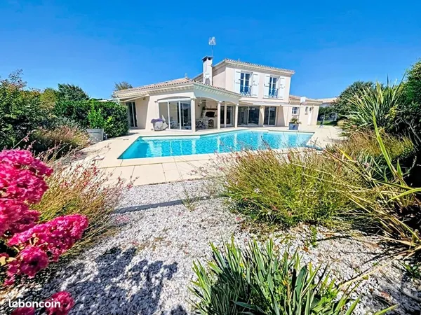 Maison 7 pièces 199 m²