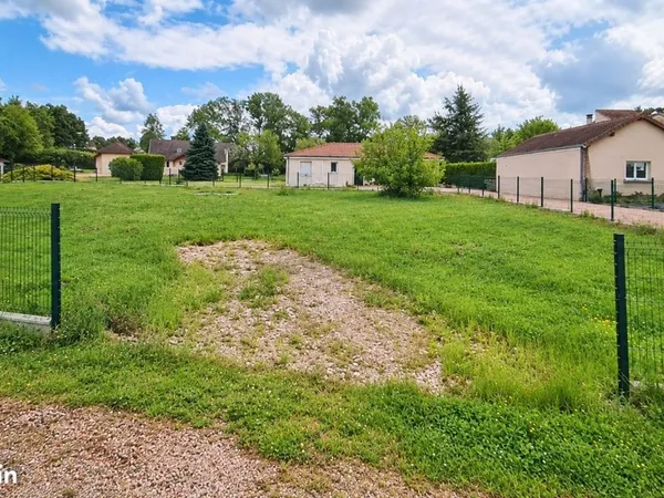 Terrain 1 038 m² Lapalisse
