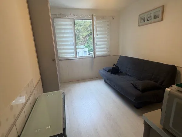 BANDOL - Studio meublé 20 m² - Disponible immédiatement