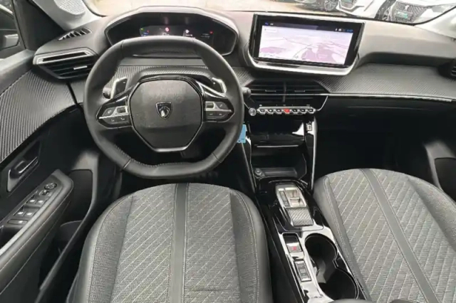 Peugeot 208 hybrid 100 e-dcs6 — photo 44