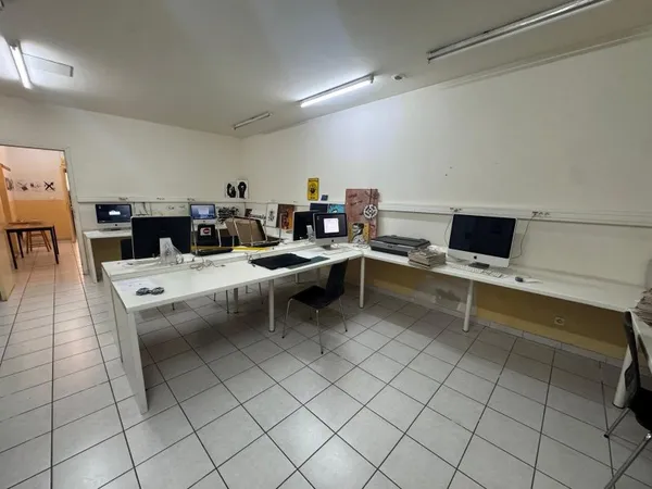 Local industriel 150 m²