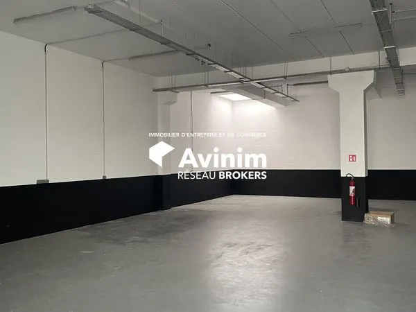 Entrepôt 228 m² Villejuif