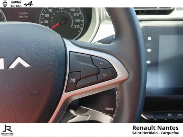 Dacia Duster 1.0 eco-g 100ch expression 4x2 — photo 27