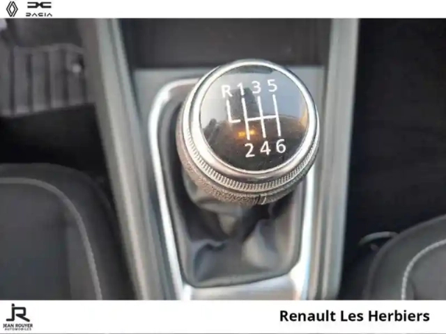 Renault Captur 1.5 blue dci 95ch business — photo 6
