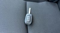 Renault Trafic L1H1 2T8 2.0 Blue dCi 110ch Confort — photo 11