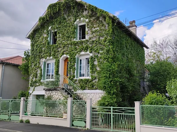 MAISON DE VILLE AVEC JARDIN PERIGUEUX
