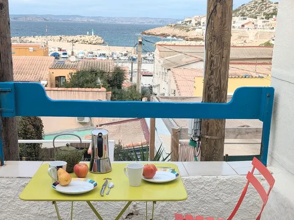 Cabanon rénové aux goudes vue mer