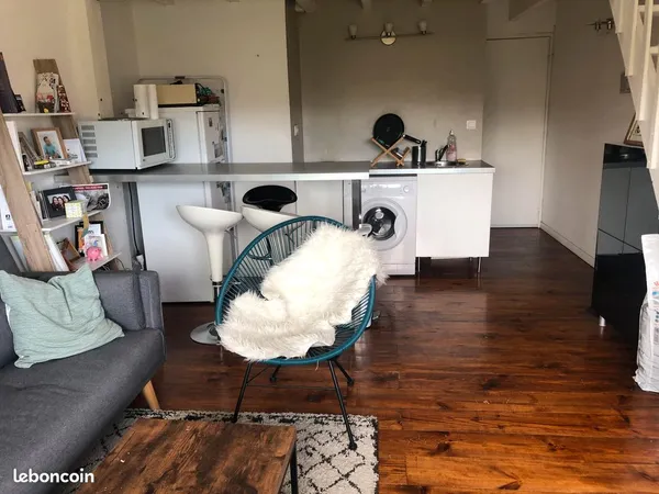 Particulier loue un T1 bis en duplex NON meublé