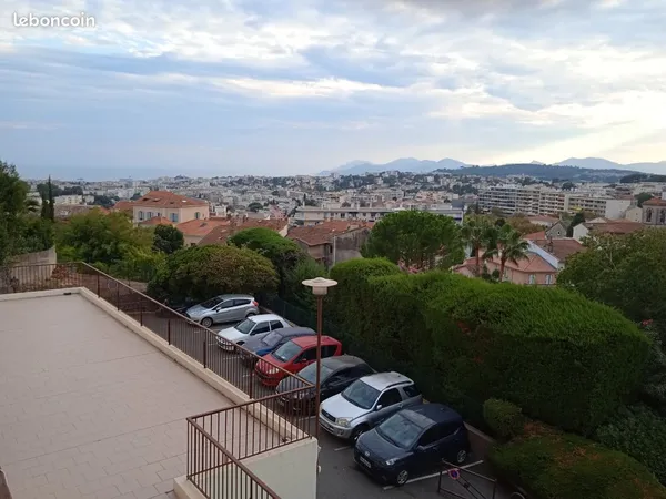 A vendre, 4 pièces, Vue mer, calme absolu. 06110 Le Cannet