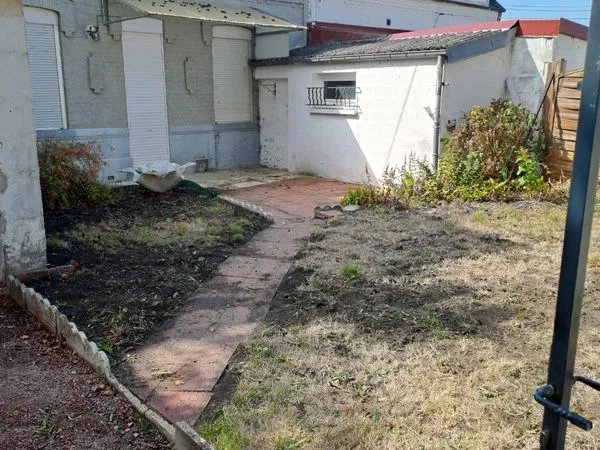 Vends maison a renover