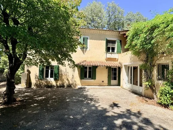 Vends maison - 175 m² - 5 pièces, 4 chambres - Carpentras 84200