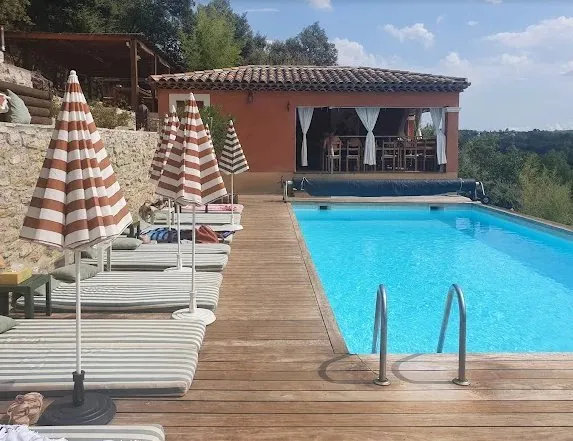 Maison 8 pièces 247 m²