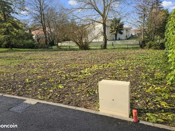 Terrain 500 m² Le Gua