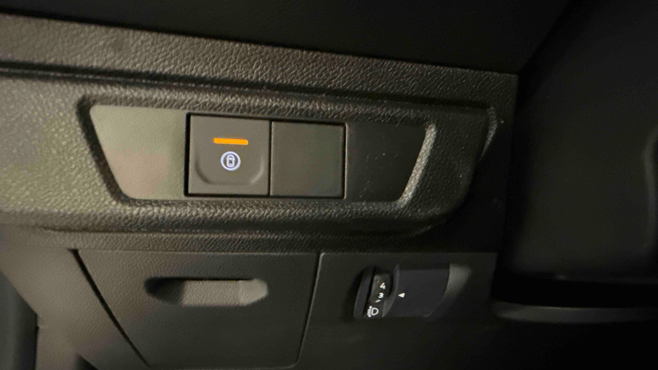 Dacia Sandero Hybrid 155 — photo 21