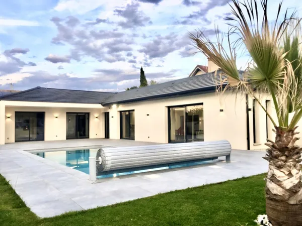 MAISON CONTEMPORAINE D EXCEPTION - 160m2 - 4 CHAMBRES ET PISCINE