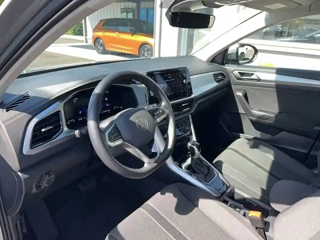 Volkswagen T-Roc 1.5 tsi evo 150 start/stop dsg7 — photo 44