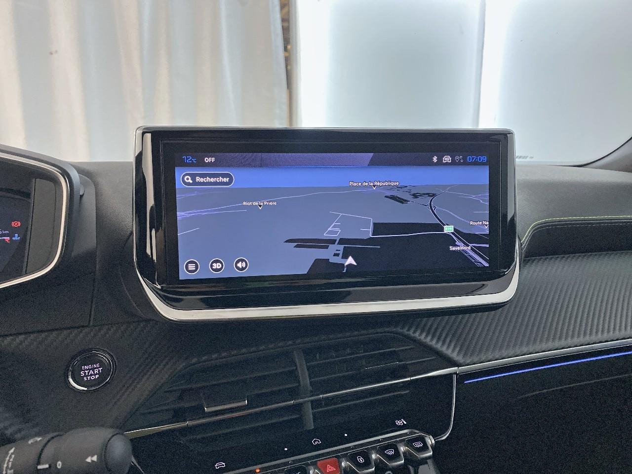 Peugeot 2008 hybrid 145 e-dcs6 gt — photo 14