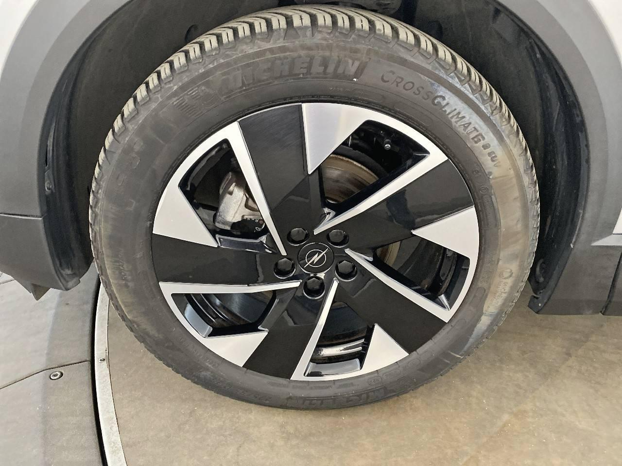 Opel Grandland 1.2 turbo hybrid 145 ch e-dct6 gs — photo 11