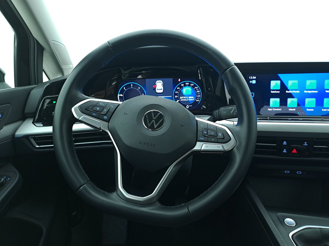 Volkswagen Golf 8 — photo 11