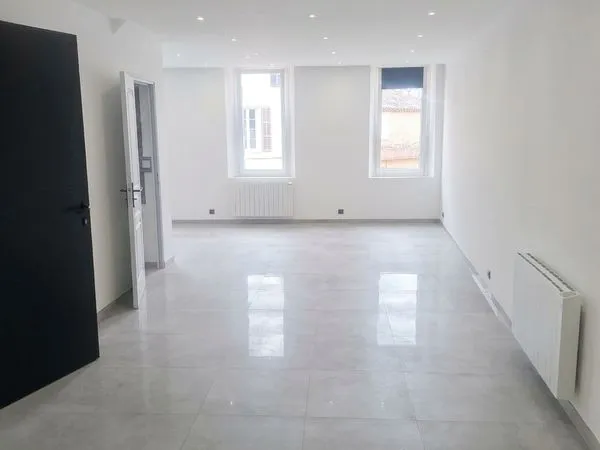 T4 en duplex de 125 m² avec petite terrasse et garage - Maison de village
