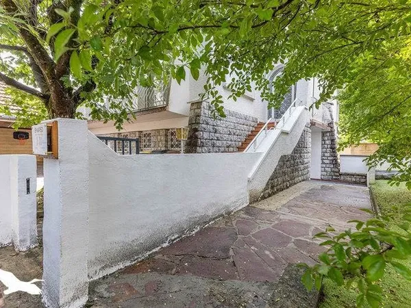 Maison 7 pièces 220 m²