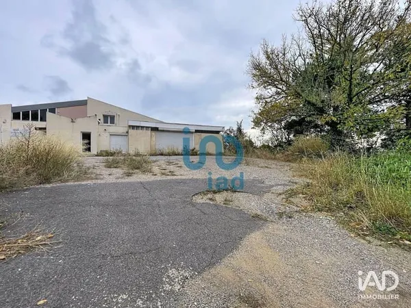 Immeuble commercial 266 m²