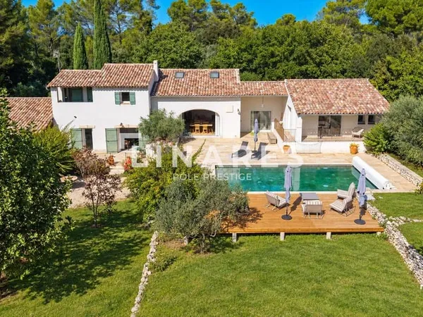Maison 6 pièces 220 m²