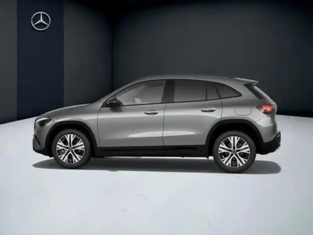 Mercedes Gla 200 d progressive line — photo 26