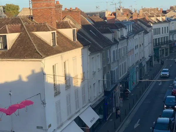 Au coeur de fontainebleau au pied de toute les commerces et du château 🏰 spacieux appartement de 2 p