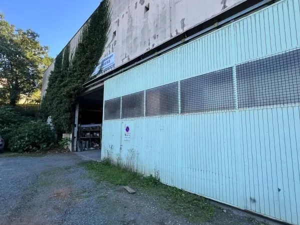 Local d'activité 598 m²