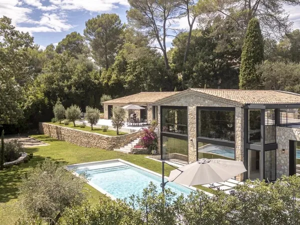 VILLA - ÎLES VERTES - VALBONNE