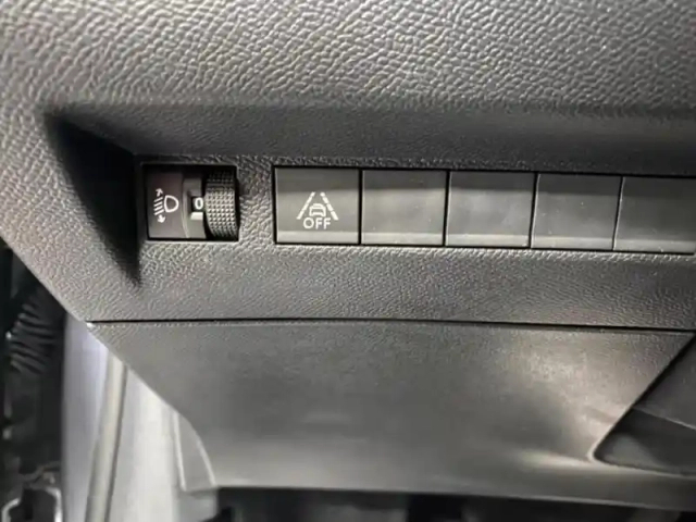 Peugeot 208 e- 136ch style — photo 7