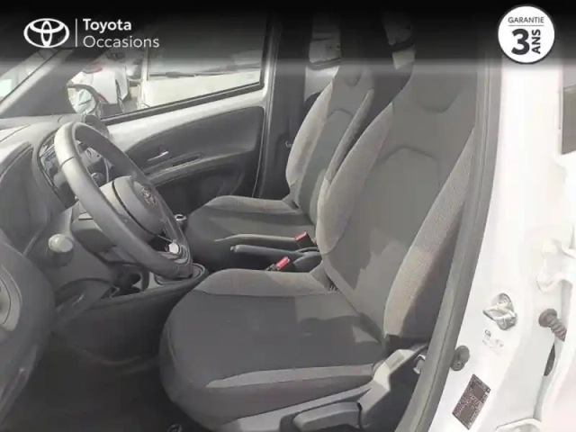 Toyota Aygo X 1.0 vvt-i 72ch dynamic my23 — photo 11