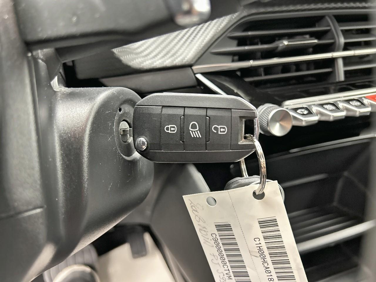 Peugeot 2008 puretech 130 s&s eat8 style — photo 19