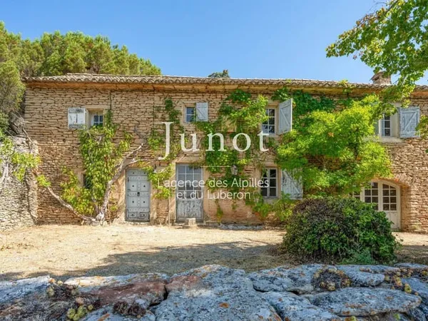 Mas provençal 6 pièces 212 m²