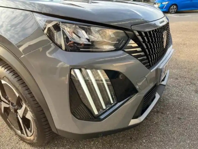 Peugeot 2008 1.2 puretech 100ch s&amp;s allure — photo 8