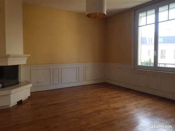 Grand duplex dans immeuble haussmannien centre-ville