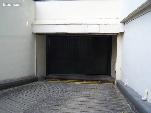 Garage à Louer